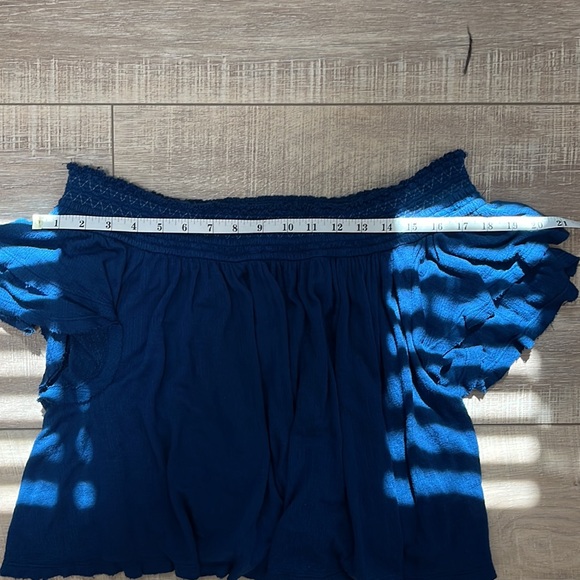 Free People Off the Shoulder Crop Frayed Edges and Back Cut out Blue Size M - Picture 8 of 10